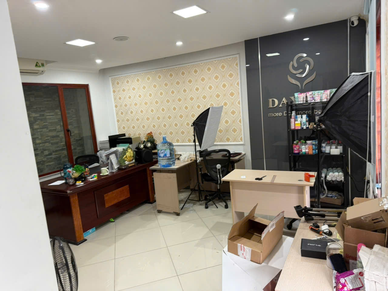 Cho thuê Mặt Phố Nguyễn Hoàng 110m2 x 1 tầng, 14 Triệu VP, KD online, Like Tream - Ảnh 1